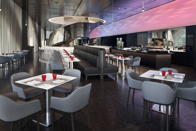 Imagen del bar/restaurante del Hotel Melia Vienna. Foto 6