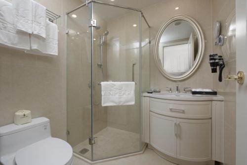 Imagen de la habitación del Hotel Melia Vinpearl Nha Trang Empire. Foto 7