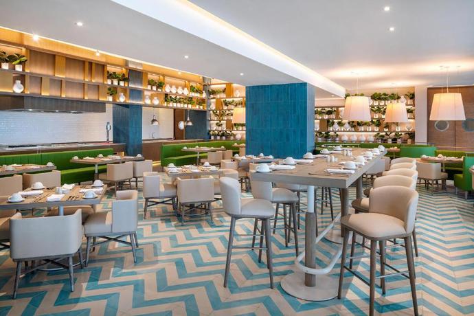 Imagen del bar/restaurante del Hotel Meli&aacute; Casa Maya Canc&uacute;n. Foto 11
