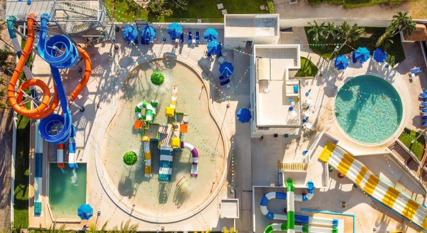 Imagen de la piscina del Hotel Meli&aacute; Casa Maya Canc&uacute;n. Foto 39