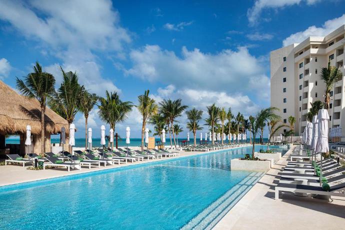 Imagen de la piscina del Hotel Meli&aacute; Casa Maya Canc&uacute;n. Foto 40