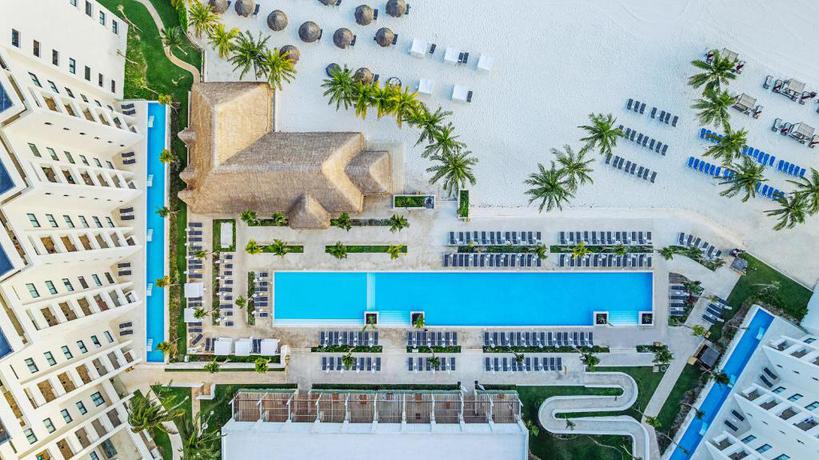 Imagen de la piscina del Hotel Meli&aacute; Casa Maya Canc&uacute;n. Foto 41