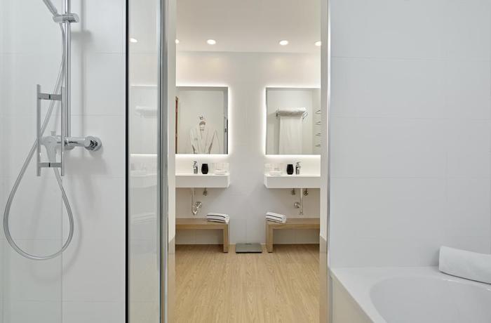 Imagen de la habitación del Hotel Meliá Isla Canela. Foto 15