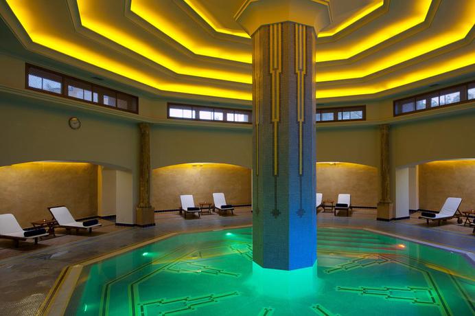 Imagen de la piscina del Hotel Meliá Isla Canela. Foto 24