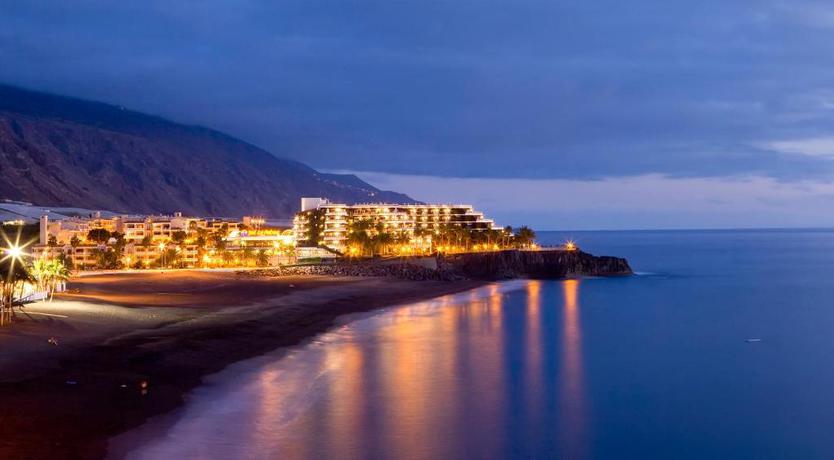 Imagen de los exteriores del Hotel Meli&aacute; La Palma, Puerto Naos. Foto 10