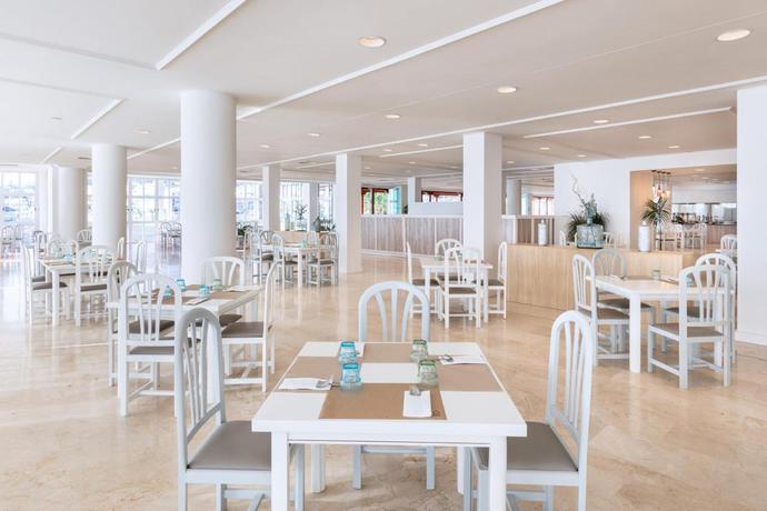 Imagen del bar/restaurante del Hotel Meli&aacute; La Palma, Puerto Naos. Foto 2