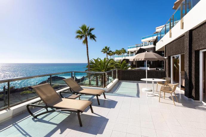 Imagen de los exteriores del Hotel Meli&aacute; La Palma, Puerto Naos. Foto 11