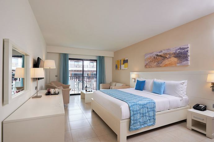 Imagen de la habitación del Hotel Meli&aacute; Laguna Beach. Foto 2