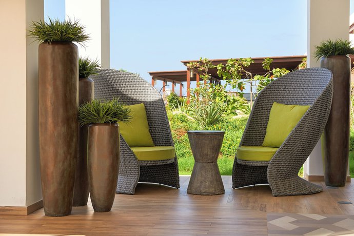 Imagen de los interiores del Hotel Meli&aacute; Laguna Beach. Foto 16
