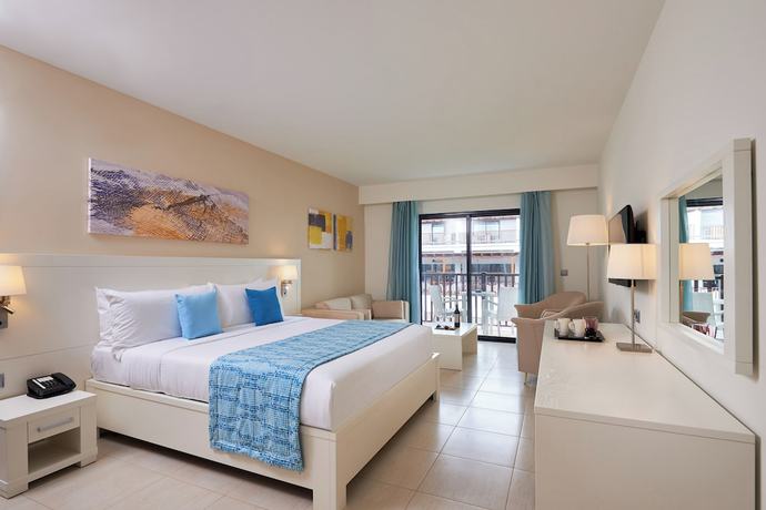Imagen de la habitación del Hotel Meli&aacute; Laguna Beach. Foto 8