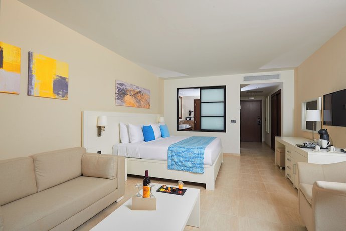 Imagen de la habitación del Hotel Meli&aacute; Laguna Beach. Foto 10