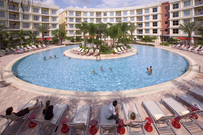 Imagen de la piscina del Hotel Meliá Orlando Celebration. Foto 16