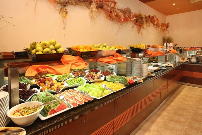 Imagen del bar/restaurante del Hotel Meliá Sunny Beach Resort. Foto 3