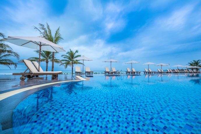 Imagen de la piscina del Hotel Meliá Vinpearl Phu Quoc. Foto 19