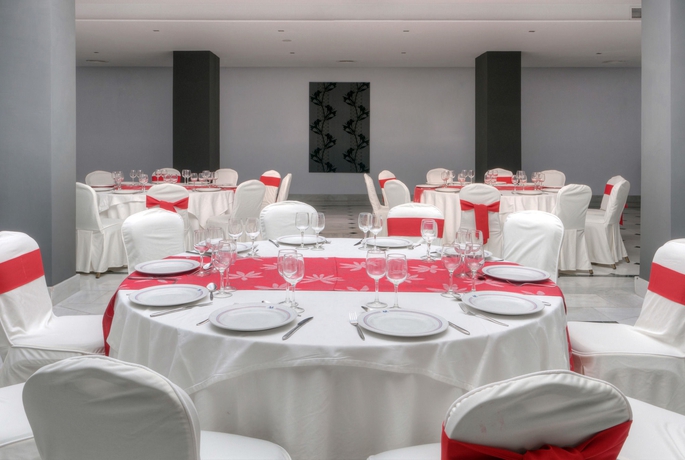 Imagen de los interiores del Hotel Melilla Puerto. Foto 13