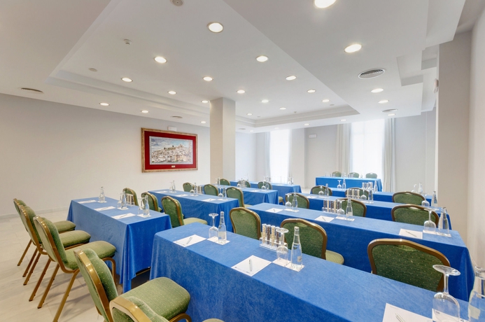 Imagen de los interiores del Hotel Melilla Puerto. Foto 15