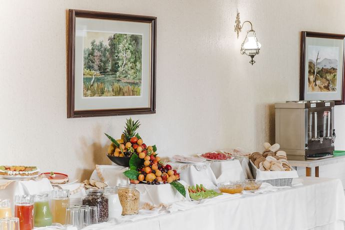 Imagen del bar/restaurante del Hotel Melillanca. Foto 2