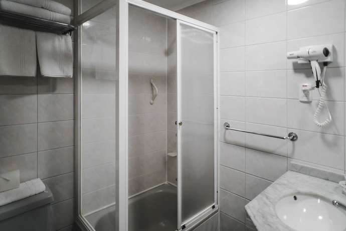 Imagen de la habitación del Hotel Melillanca. Foto 17