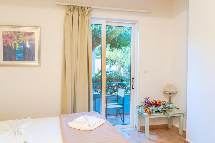 Imagen de la habitación del Hotel Melina Beach. Foto 17