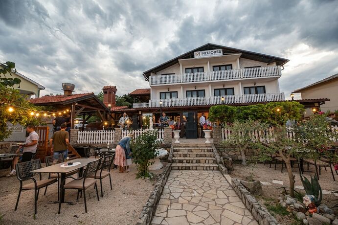 Imagen general del Hotel Meliores Rooms and Restaurant. Foto 12