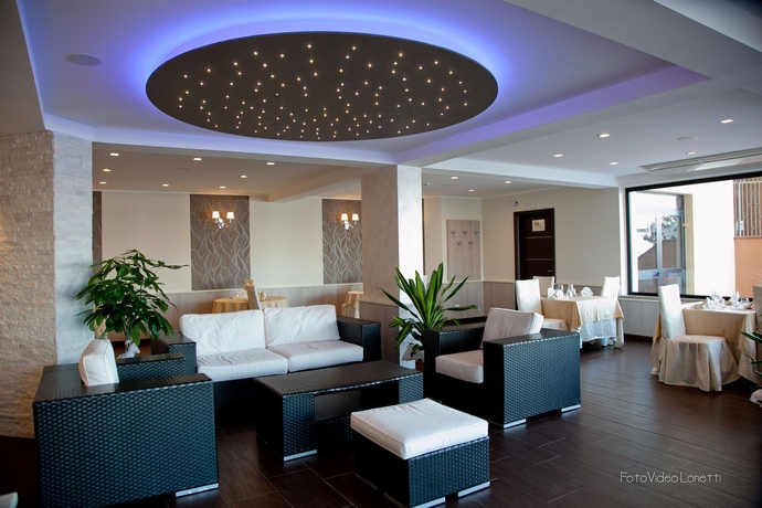 Imagen del bar/restaurante del Hotel Melissa, Torre Melissa. Foto 2