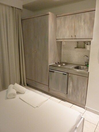 Imagen de la habitación del Hotel Melissanthi. Foto 32