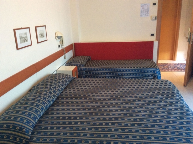 Imagen de la habitación del Hotel Melita, Viserba. Foto 5