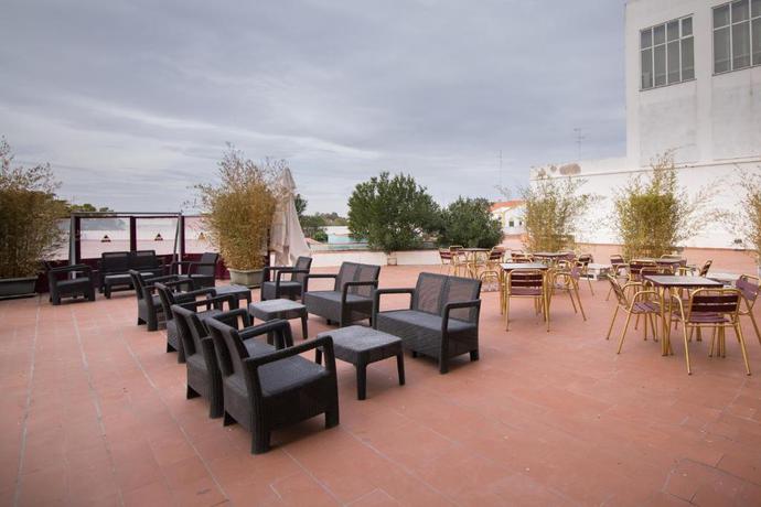 Imagen de los exteriores del Hotel Melius. Foto 10