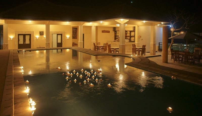 Imagen de la piscina del Hotel Melka Excelsior Hotel. Foto 14