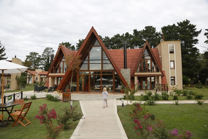 Imagen general del Hotel Mell Mell en la Sierra. Foto 1