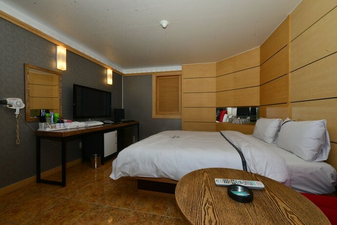 Imagen de la habitación del Hotel Mellow. Foto 11