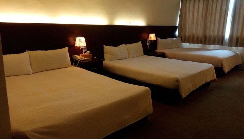 Imagen de la habitación del Hotel Melody. Foto 8