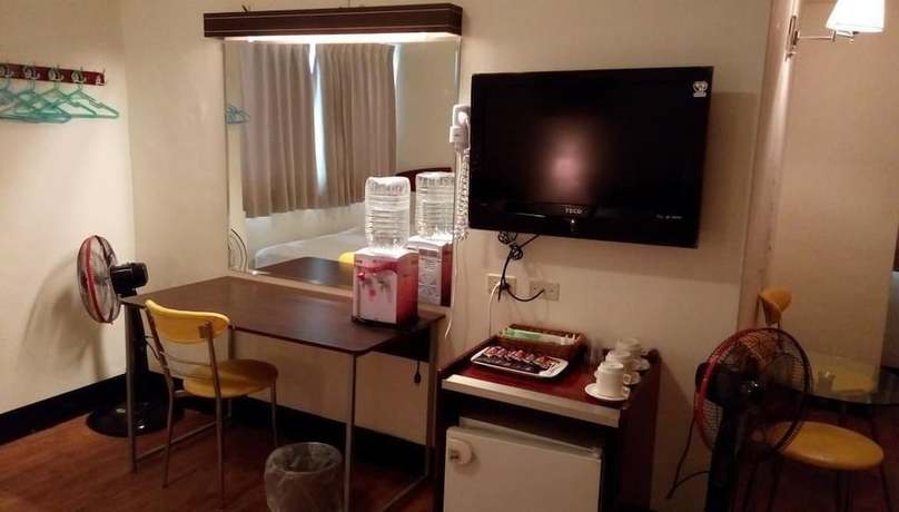 Imagen de la habitación del Hotel Melody. Foto 12