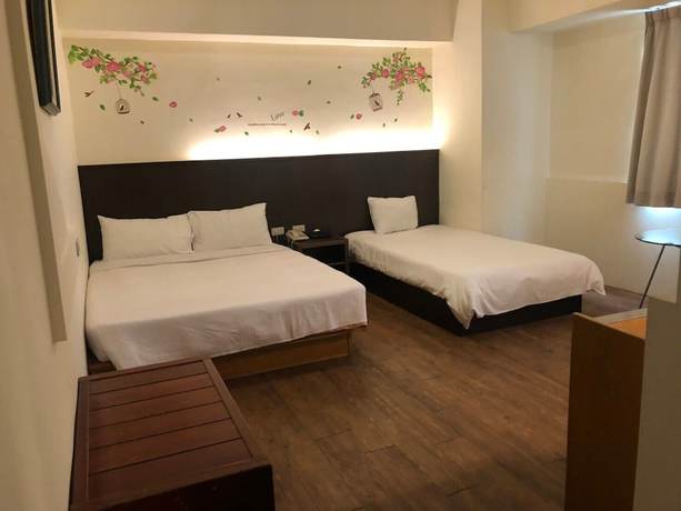 Imagen de la habitación del Hotel Melody. Foto 13