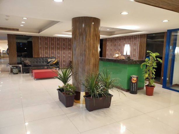 Imagen de los interiores del Hotel Melody Hawaii. Foto 16