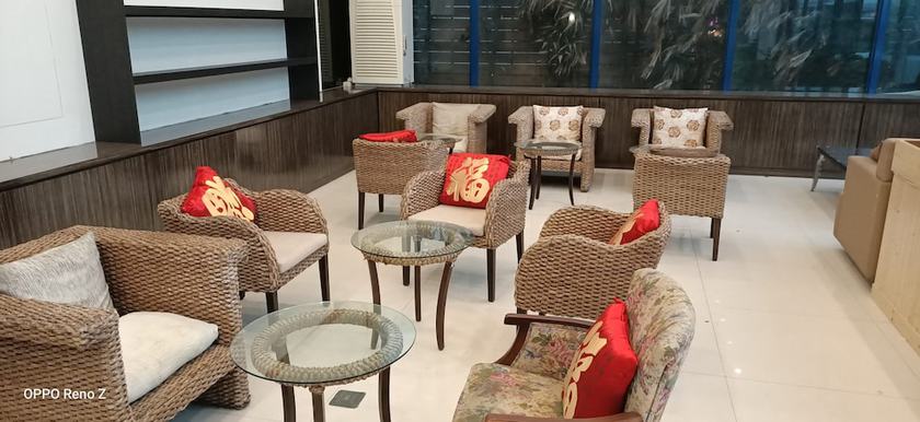 Imagen de los interiores del Hotel Melody Hawaii. Foto 20