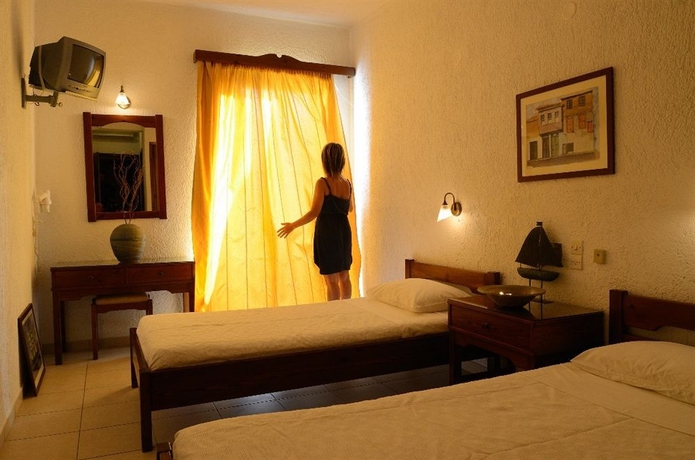 Imagen de la habitación del Hotel Melpo. Foto 7