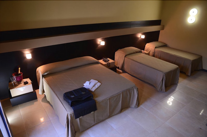 Imagen de la habitación del Hotel Melqart. Foto 6