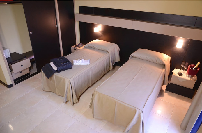 Imagen de la habitación del Hotel Melqart. Foto 9