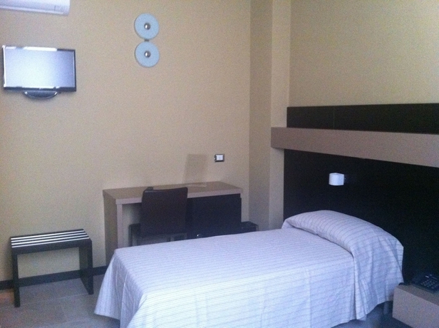 Imagen de la habitación del Hotel Melqart. Foto 10