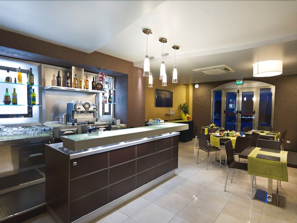 Imagen del bar/restaurante del Hotel Melqart. Foto 5