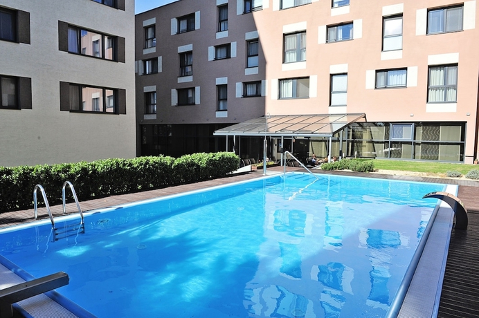 Imagen de la piscina del Hotel Melrose Apartments, Bratislava. Foto 19