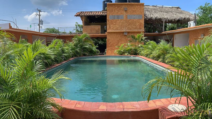 Imagen de la piscina del Hotel Melrose Place. Foto 19