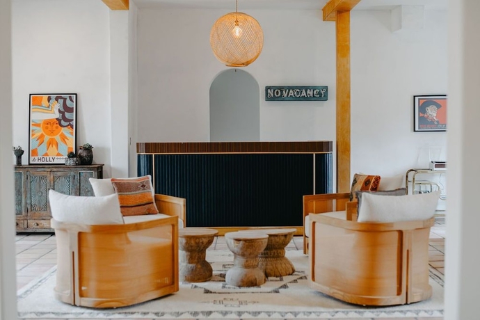 Imagen de los interiores del Hotel Melrose River Club. Foto 16