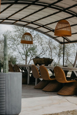 Imagen de los interiores del Hotel Melrose River Club. Foto 17