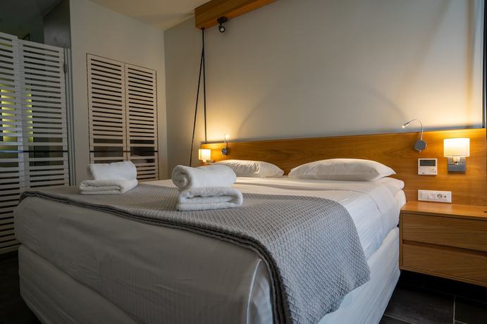 Imagen de la habitación del Hotel Meltemi Excelsior Suites and Spa. Foto 10