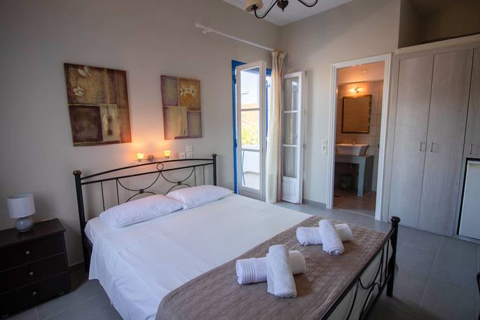 Imagen de la habitación del Hotel Meltemi Kythnos. Foto 2