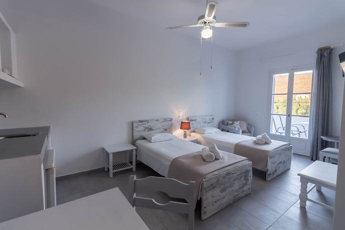 Imagen de la habitación del Hotel Meltemi Kythnos. Foto 11