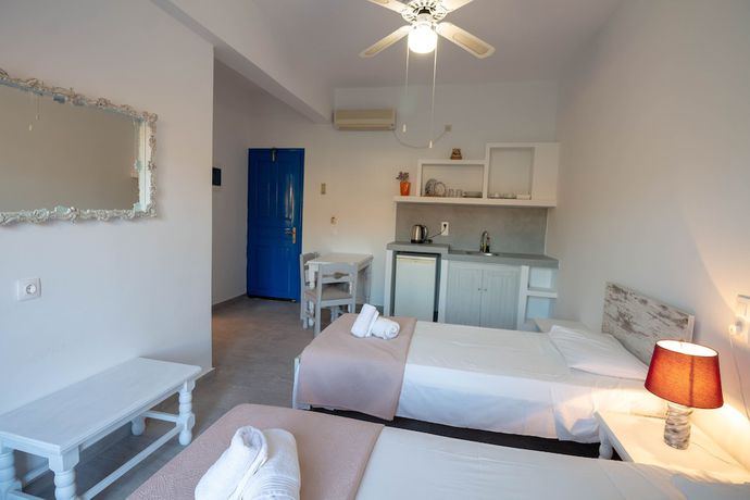 Imagen de la habitación del Hotel Meltemi Kythnos. Foto 14