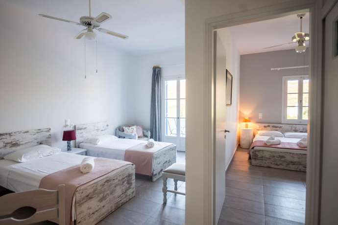 Imagen de la habitación del Hotel Meltemi Kythnos. Foto 16